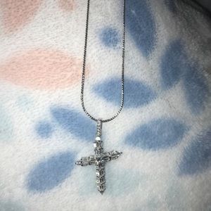 New Cross 925 Sterling silver necklace